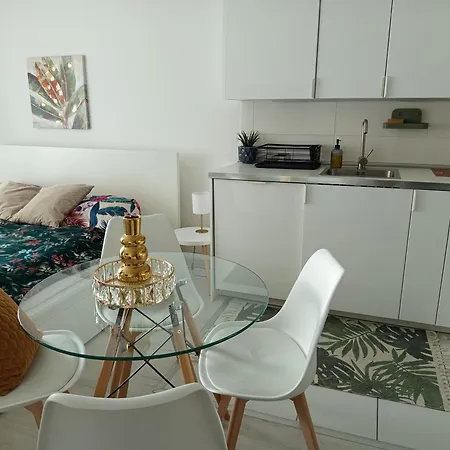 Dagaly Free Parking In Garage *